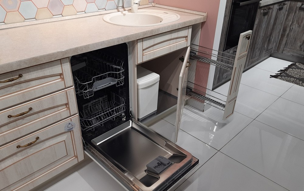 Кухня Лина с патиной / м.Народное ополчение