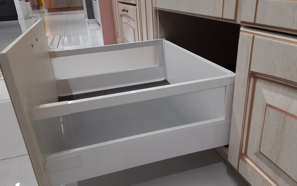 Кухня Лина с патиной / м.Народное ополчение