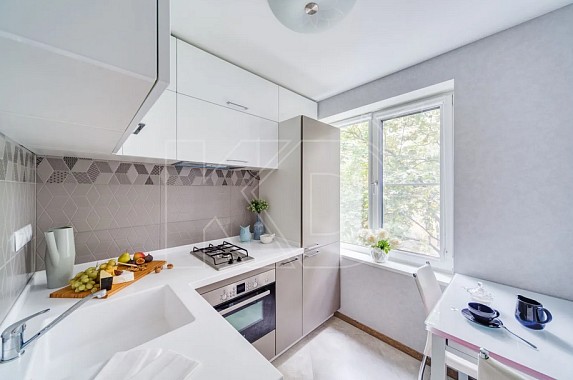 Угловые кухни с закругленным углом