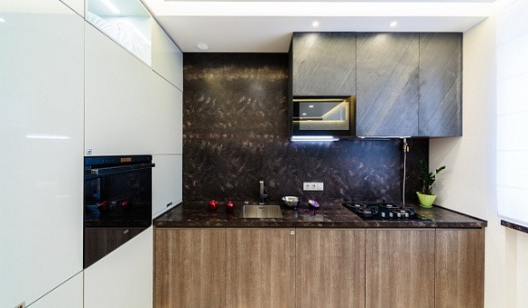 Коричневая кухня в Мурманске