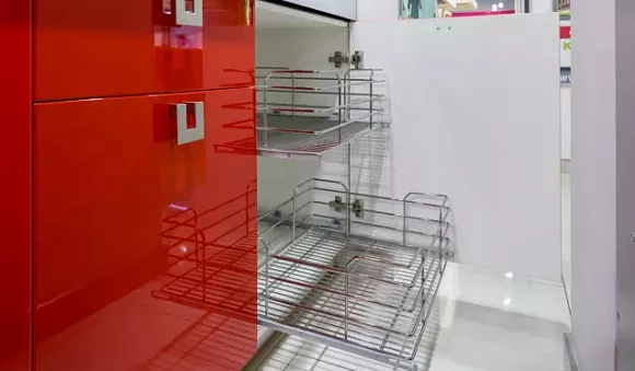 Красная кухня в Южно-Сахалинске