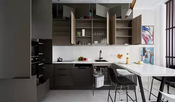 Коричневая кухня в Мурманске