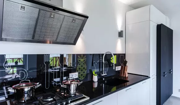 Глянцевая кухня в Ростове-на-Дону